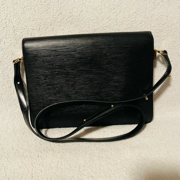 LOUIS VUITTON BICOLOR EPI FRIEDLAND SHOULDER BAG - Picture 7 of 15